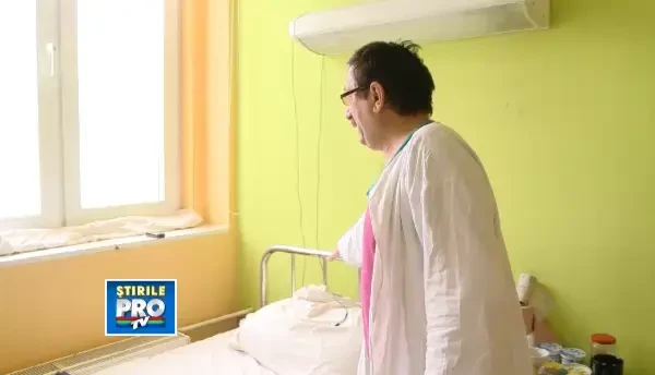 A furat din spital telefoanele unor parinti, cu contactele medicilor care le puteau salva copiii