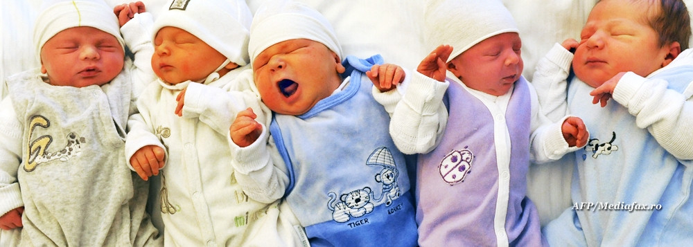 Tatii trec la schimbat scutece. O directiva europeana se aplica si in Romania, de la 1 martie