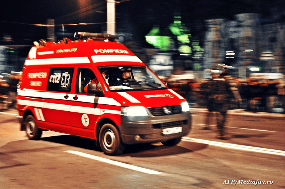 Accident grav pe centura Capitalei: patru adulti si un copil de 10 ani au ajuns la spital