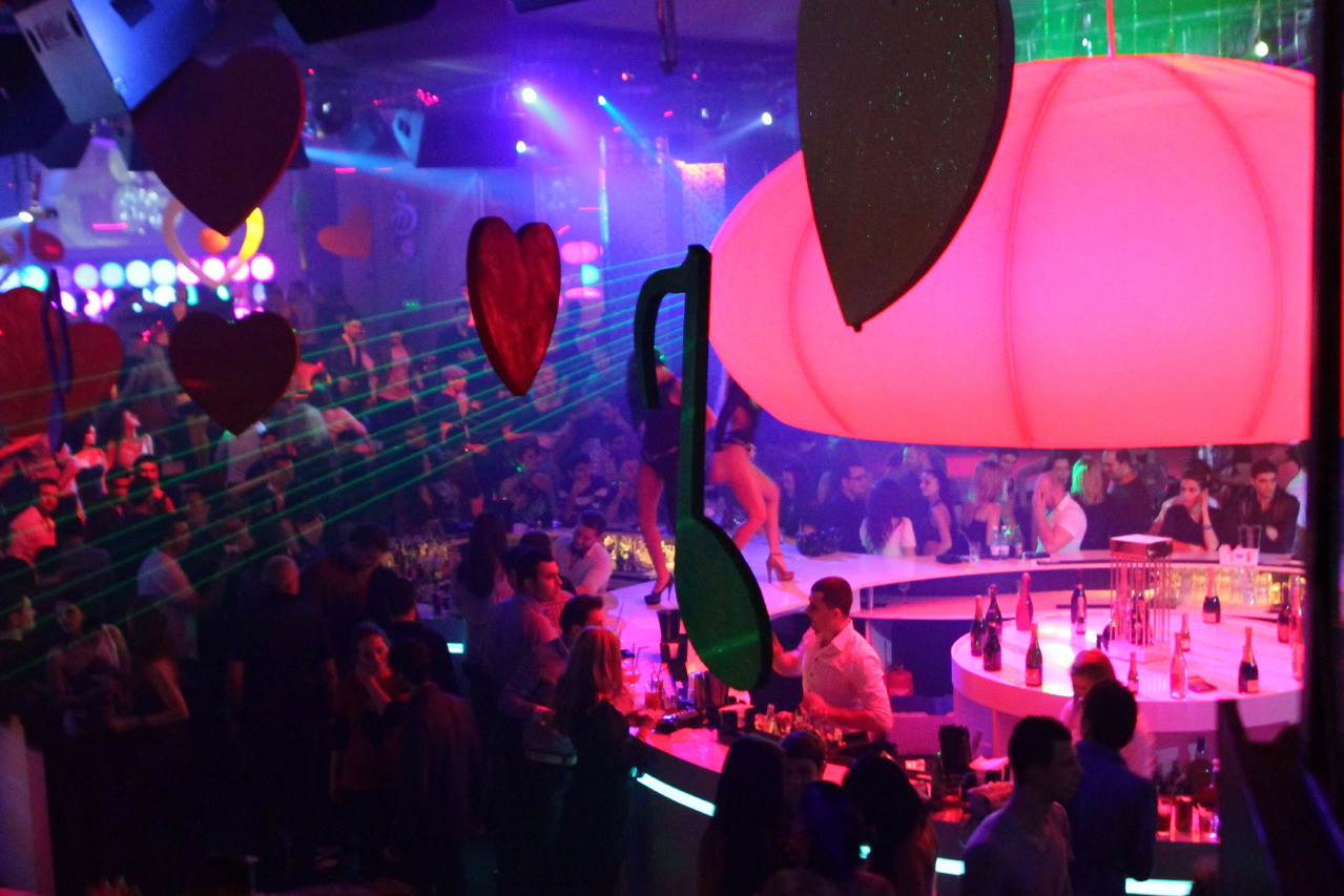 Magia de sambata noaptea, dezlantuita in club