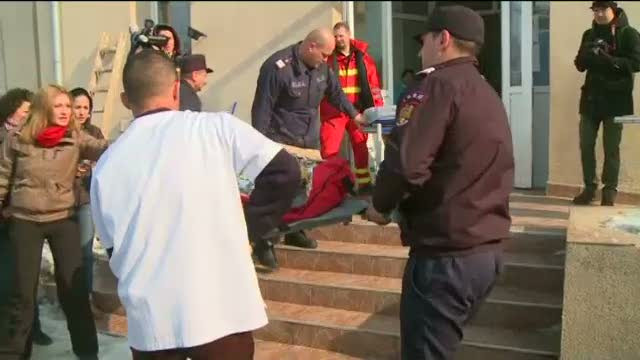 Sute de medici si asistente, mobilizati pentru salvarea ranitilor in exploziile de la Sighet