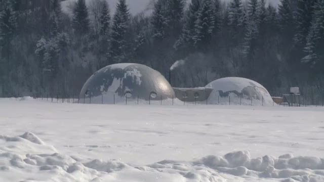 Casele "la pachet" sau cum poti sa platesti 18.000 de euro pe o locuinta cu patru camere si doua bai