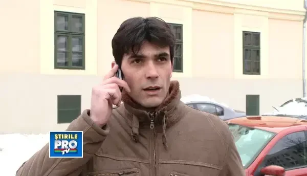 Extremele iernii: unii s-au trezit cu masinile distruse, altii au facut oameni de zapada