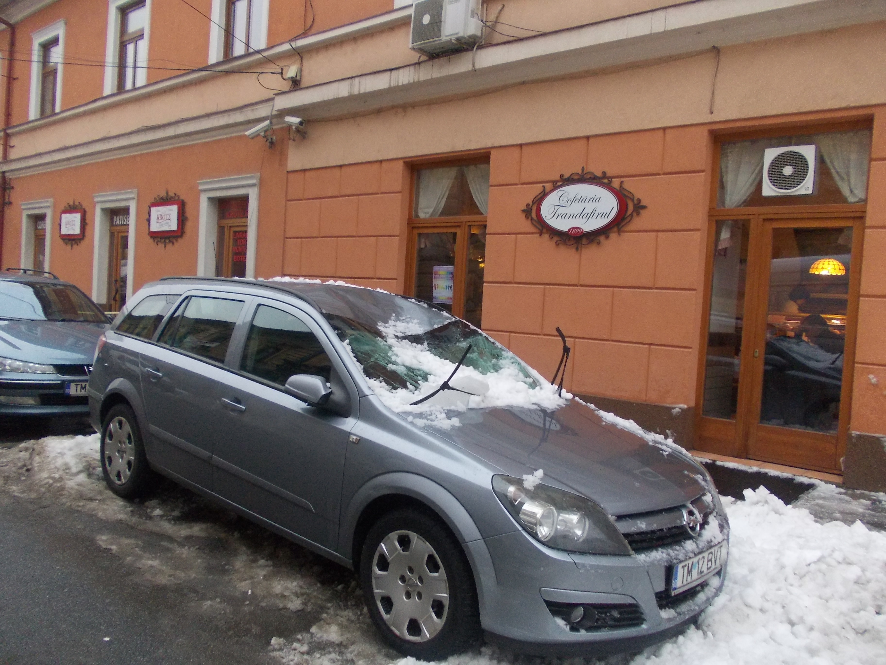 Nu cureti acoperisul de zapada, platesti. Risti amenzi mari sau chiar inchisoare