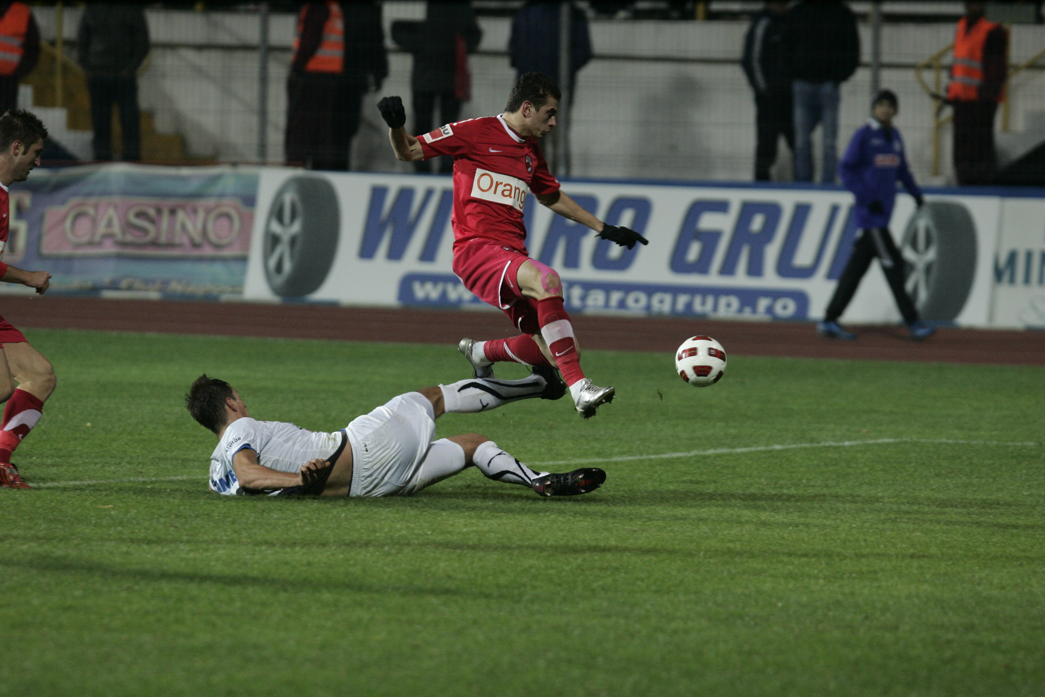 MEMORABIL. In 2005 a umilit CFR-ul, acum s-a dat cu Arpi si Iuliu