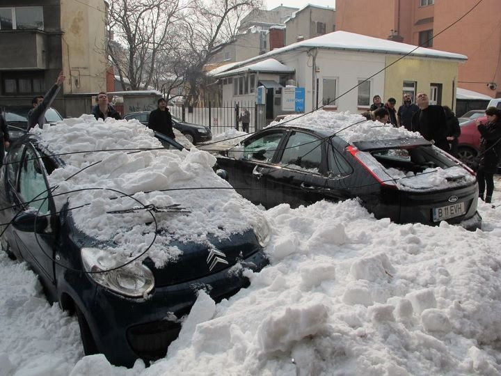 Ai grija unde iti parchezi masina in orasul unde "smecherii cu Audi" blocheaza tramvaiul