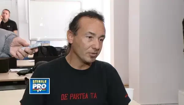 Cu bicicleta la baza celui mai inalt vulcan al lumii, intr-un peisaj mai degraba martian decat terestru