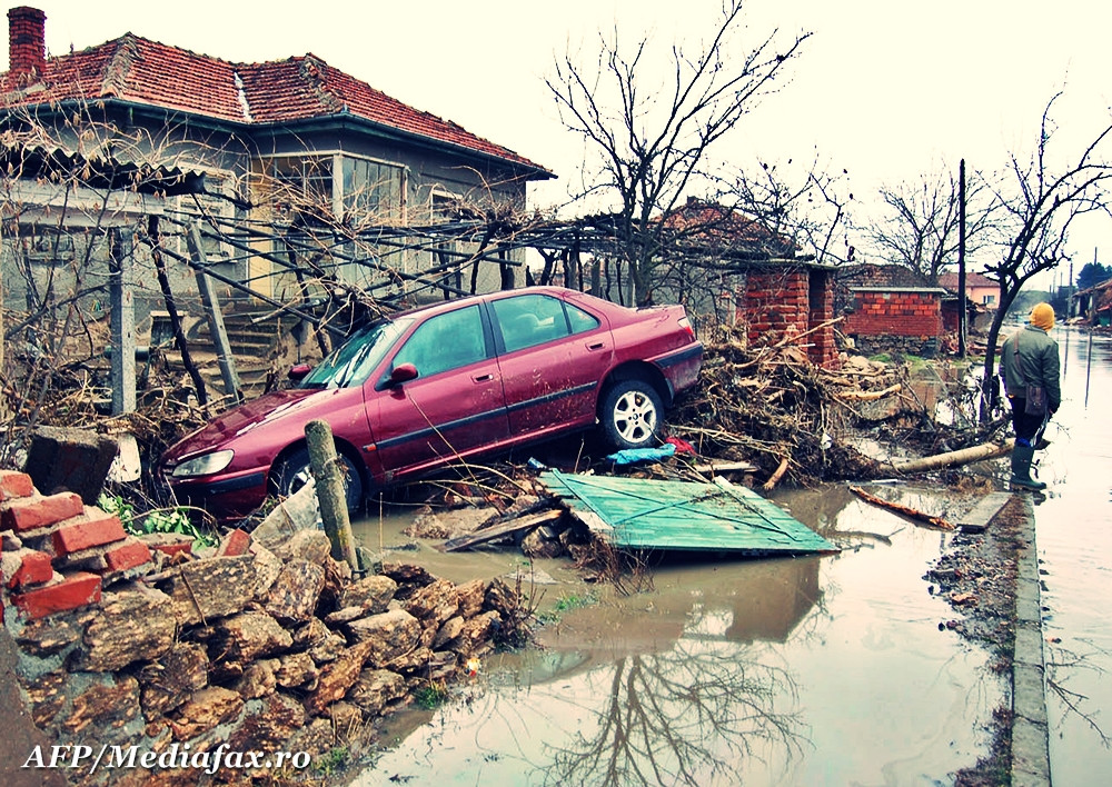 Peste 33.000 de case din Romania, in pericol, daca zapada s-ar topi brusc. Avertismentele PAID