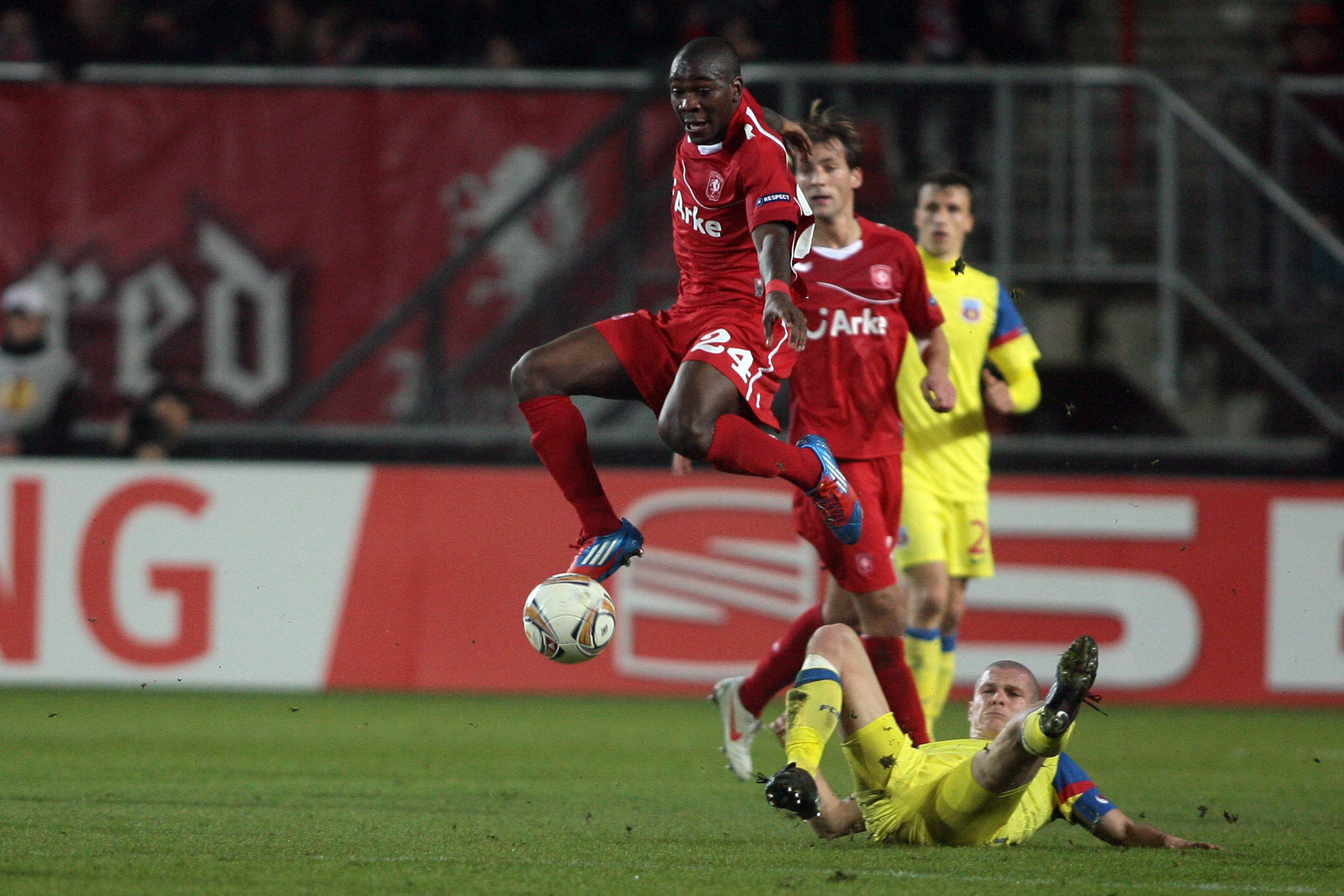 Twente - Steaua 1-0. Steaua, ingropata de gafa de amator a lui Tatarusanu. Vezi toate fazele