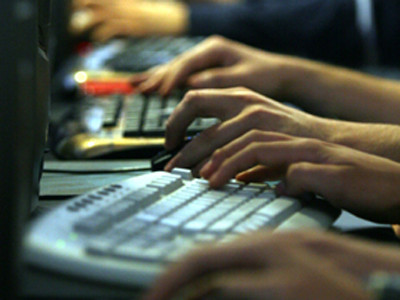 FBI: Sute de mii de oameni ar putea sa ramana fara internet din iulie. Vezi daca esti printre ei