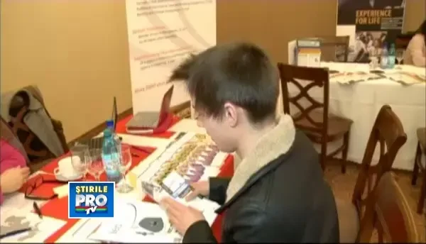 Au plecat medicii, inginerii si studentii, acum pleaca si elevii de liceu