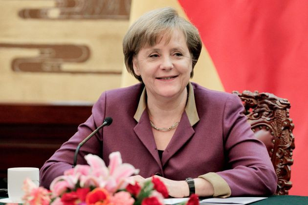 Angela Merkel considera ca "Ar fi CATASTROFAL ca Greciei sa i se permita sa iasa din zona euro"