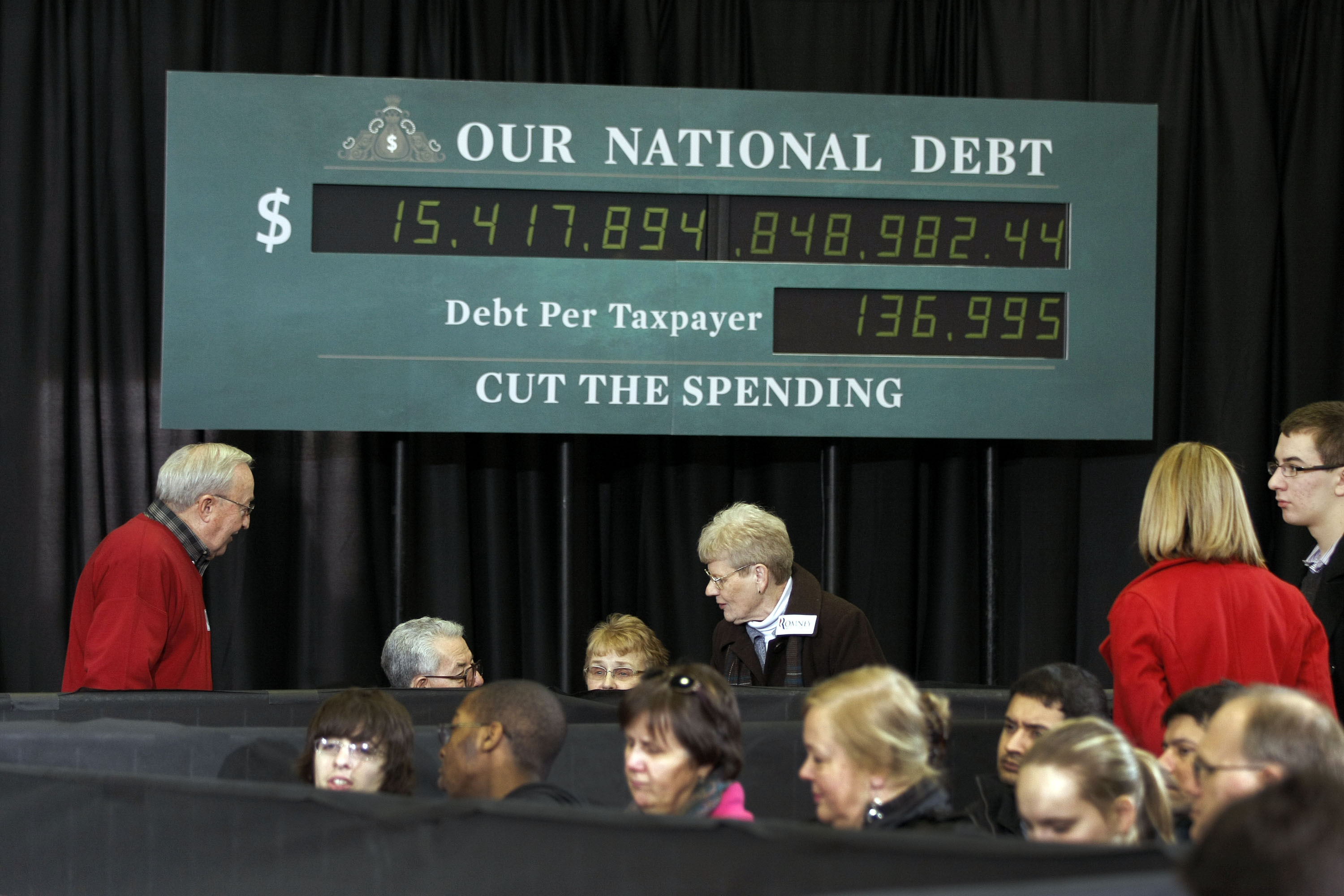 "Un accident grav, pe cale sa se intample". Seful IIF vede datoria SUA ca pe o bomba cu ceas