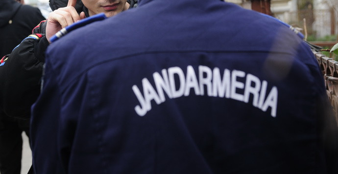 Profesor din Hunedoara, terorizat de un elev caruia i-a dat o nota mica. Ce a patit tanarul