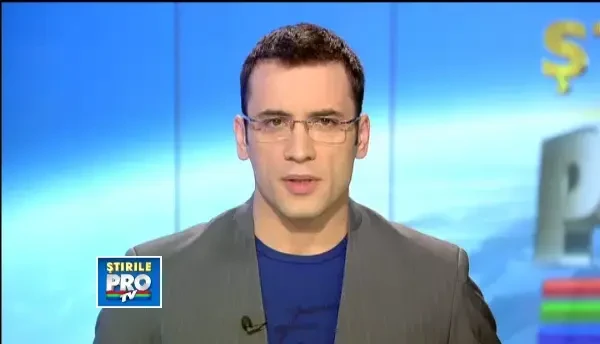 Fetita lovita de o masina in drum spre scoala. Copila mergea pe carosabil, trotuarul nu era curatat