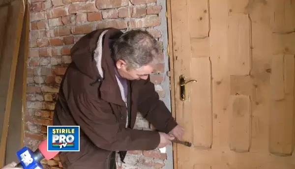 A plecat din casa pe care o inchiriase cu tot ce i-a facut cu ochiul