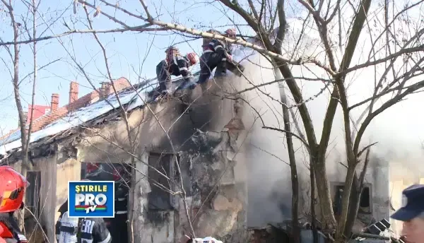 Ucis de foc si fum. Un barbat de epilepsie a fost gasit carbonizat intr-o casa