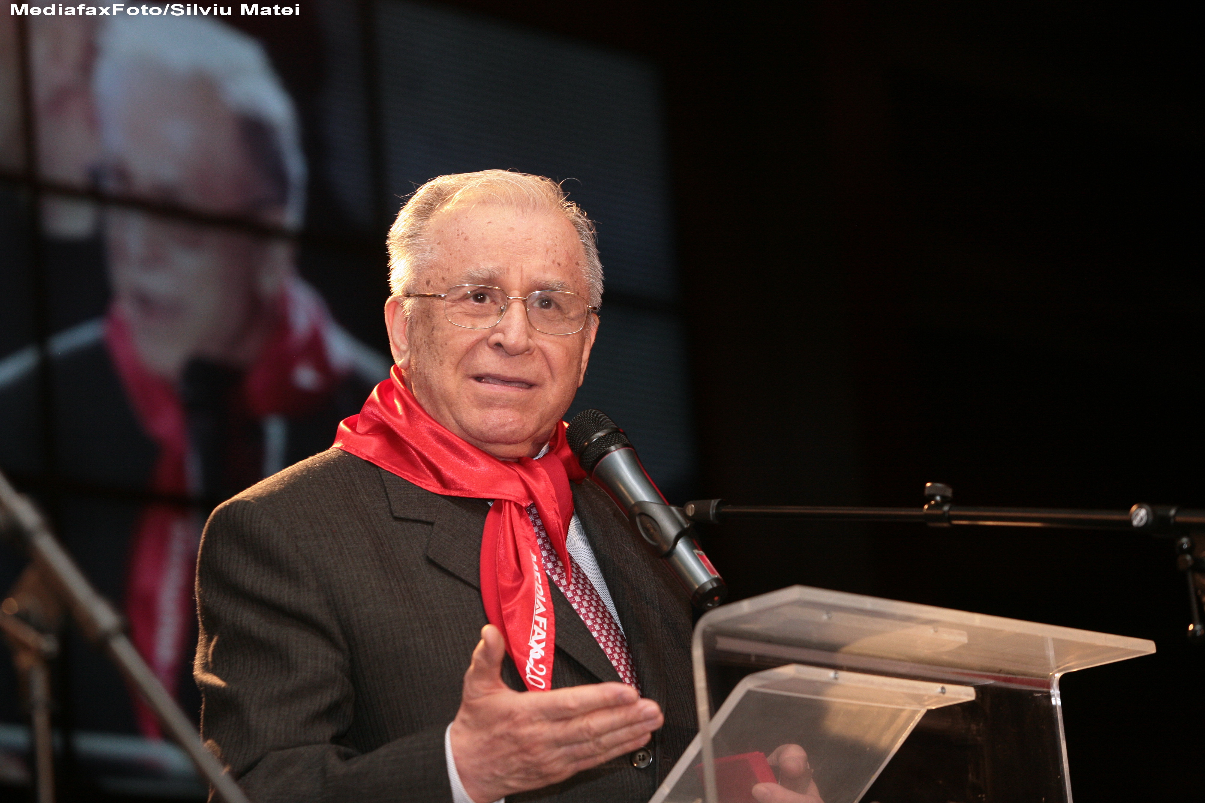 Ion Iliescu ii ataca pe procurori: "Cine i-a trimis intr-o asemenea misiune, de esenta FASCISTA?"