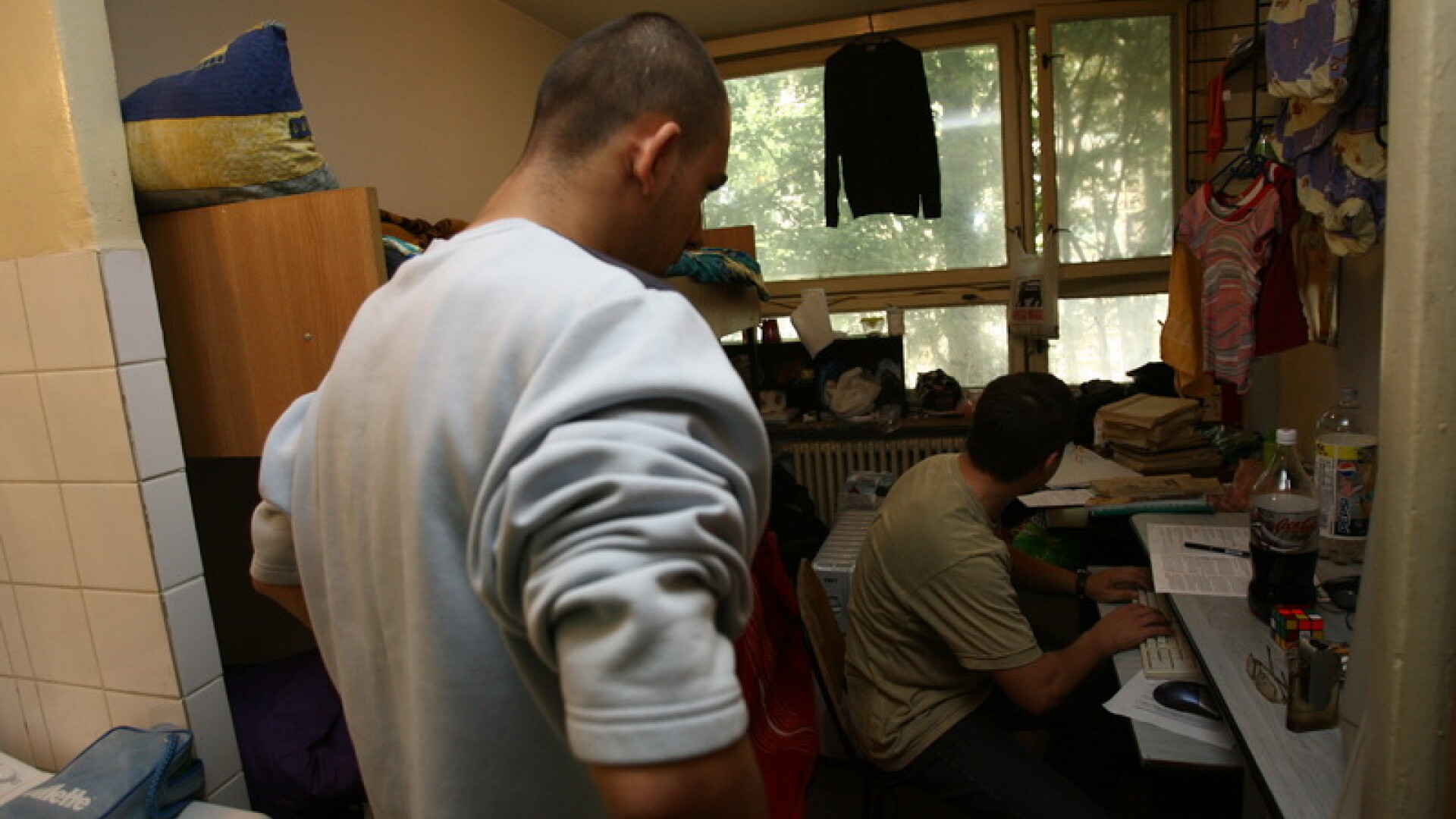 O gluma proasta intre studenti era sa se transforme in tragedie. "Te tundem!" - "Ma arunc in gol"