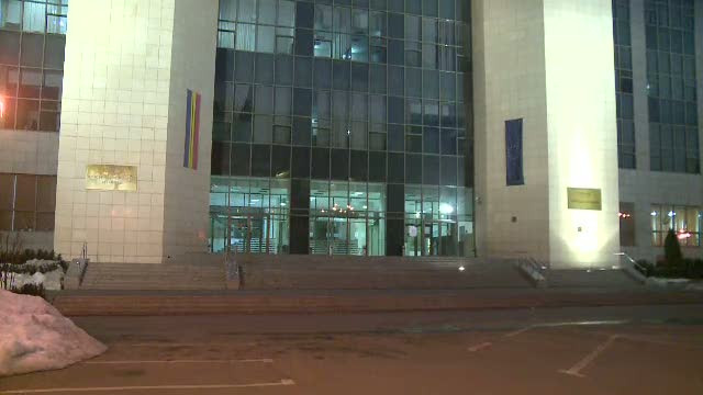 10 functionari acuzati de acordare ilegala de cetatenie, arestati. Limbajul codat folosit de retea