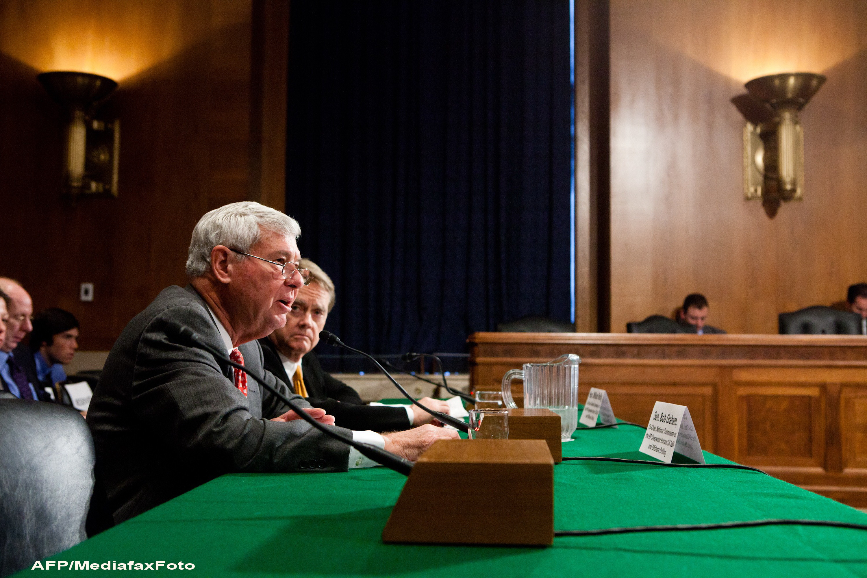 2 fosti senatori SUA sustin ca Arabia Saudita ar putea fi implicata in atacurile de la 11 septembrie