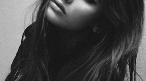 Drama adolescentelor din tara care a inventat "bunele maniere". Ce pateste una din trei minore