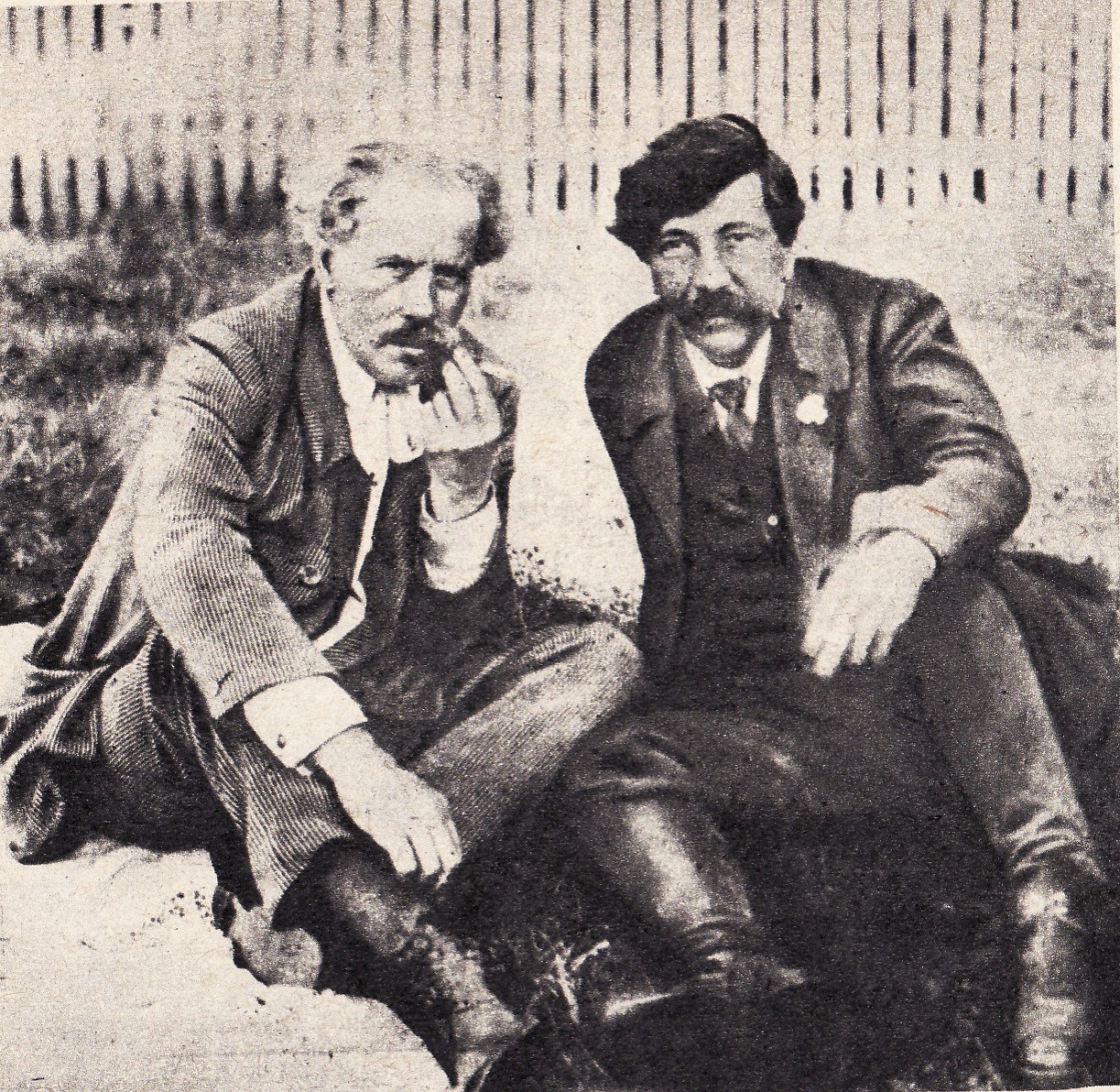 Expozitie inedita. Arta fumatului in 150 de fotografii