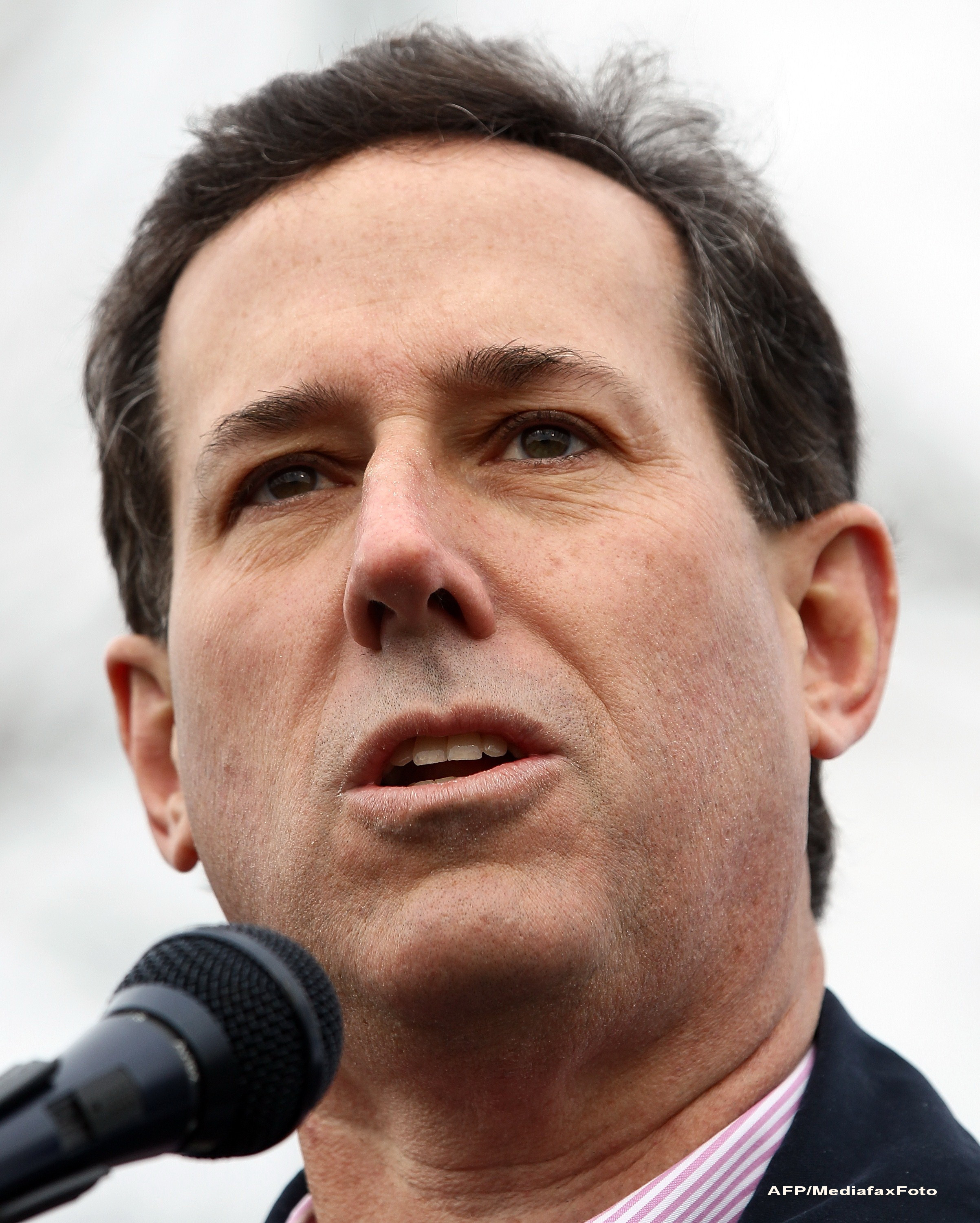 Alegeri SUA 2012. Decizie istorica: Rick Santorum se retrage definitiv din cursa electorala