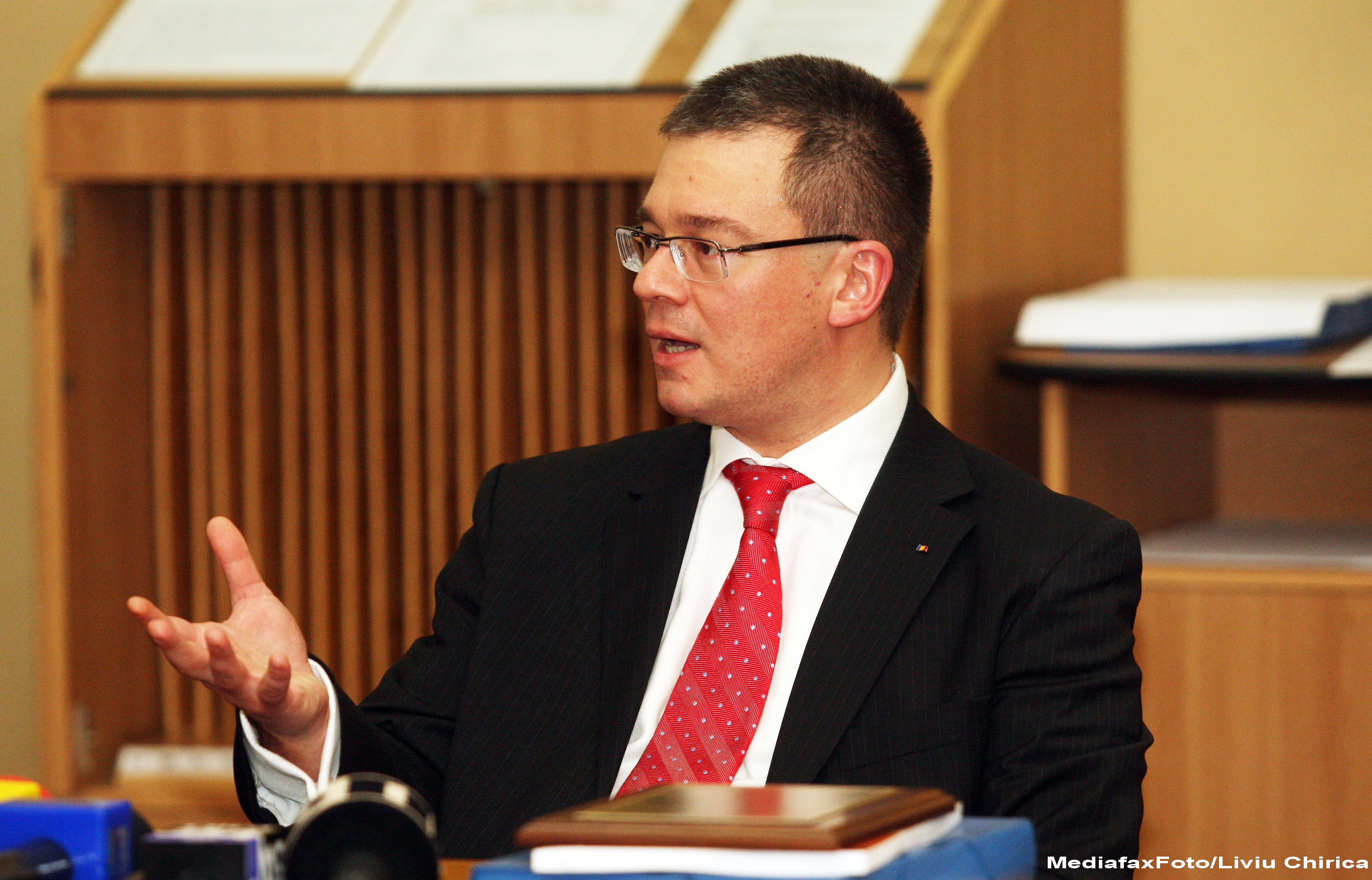 Ungureanu:Am nevoie de opozitie, dar nu pot face lucruri imposibile, ca schimbarea Robertei Anastase