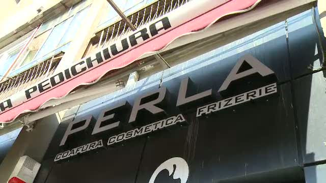 Chipurile angajatelor salonului din Dorobanti au impietrit de durere cand au revazut locul crimei