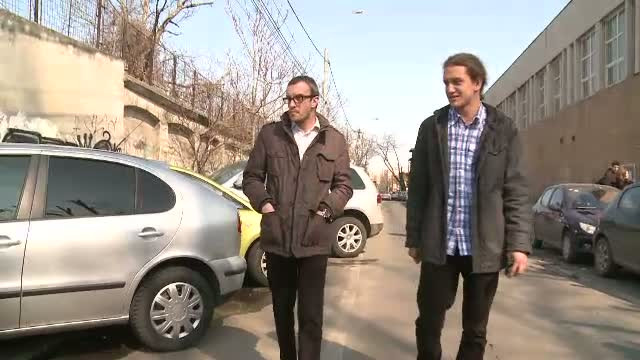 Regulile comuniste inca functioneaza la un liceu din Capitala. Ce risca doi elevi daca nu se tund