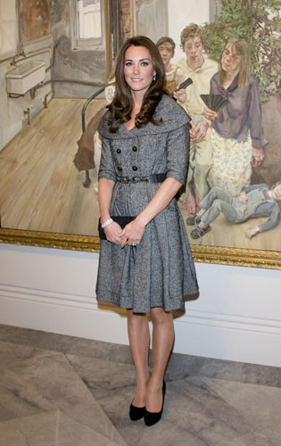 Nimic din ce face Ducesa Kate nu scapa de ochii presei.Detaliul surprinzator despre o rochie de-a ei