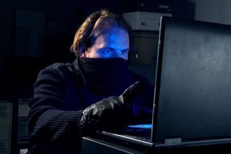 Un virus puternic si foarte inteligent ii lasa fara replica pe specialistii in securitate