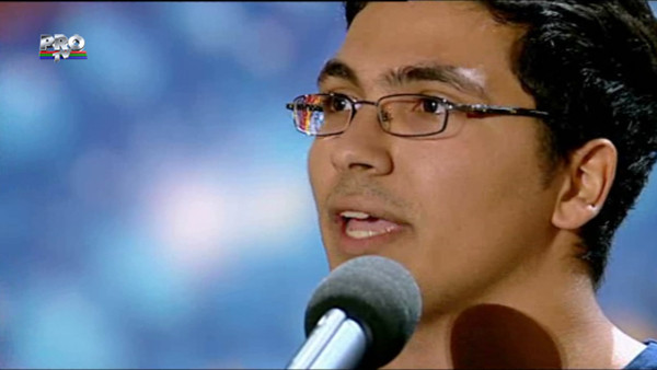 Regep Ialcin a cucerit o tara intreaga cu vocea sa. A crescut fara parinti, fara sa stie de ce