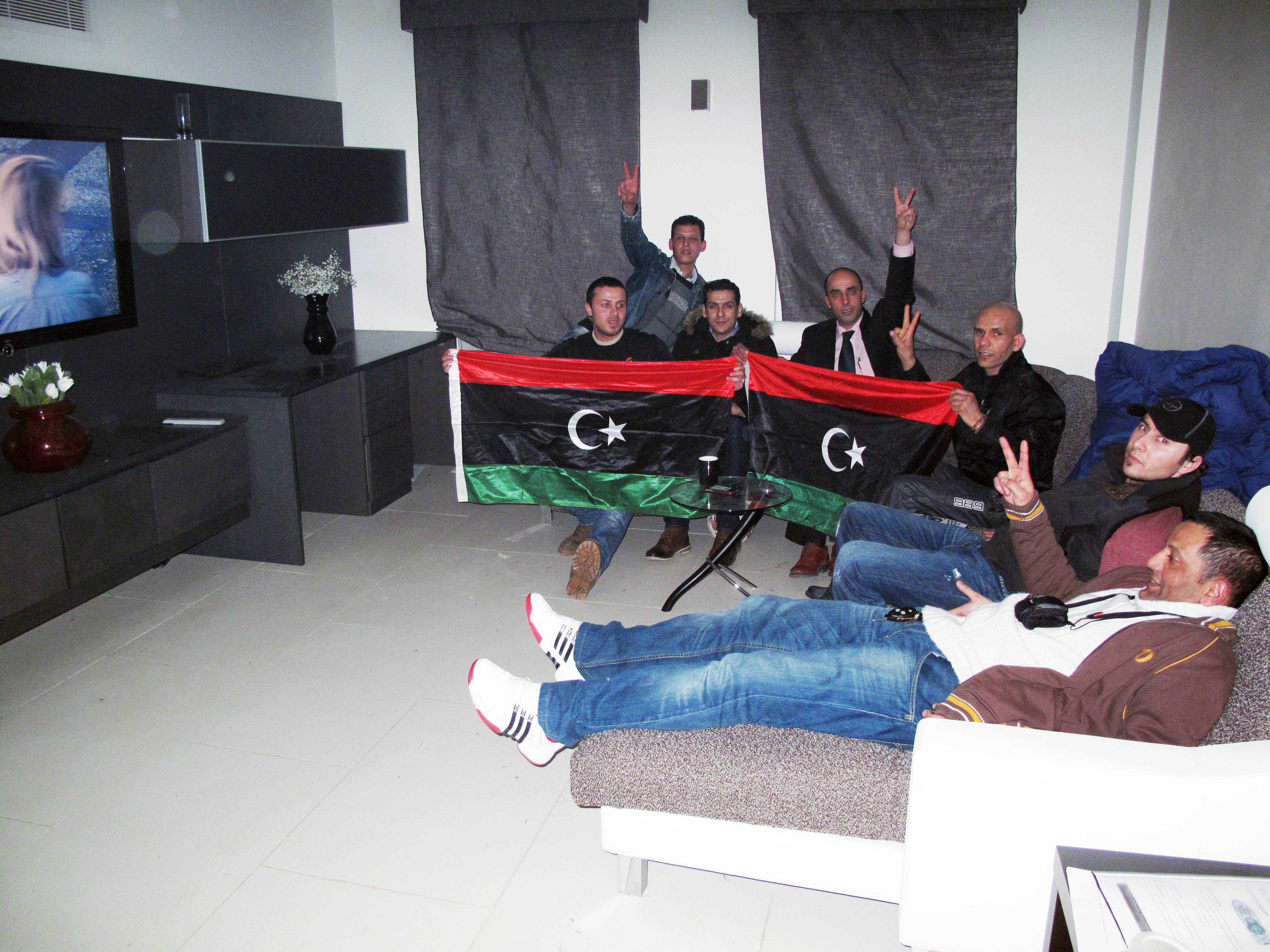 Englezii le fac cadou libienilor o locuinta de 10 milioane de lire ce a apartinut familiei Ghaddafi