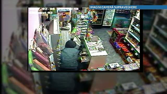 Spargatori de locuinte, prinsi de politisti, dupa ce au fost filmati in actiune