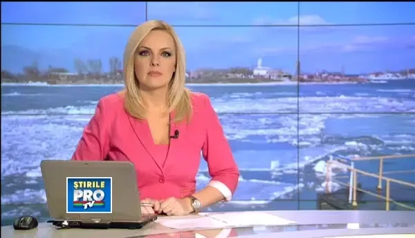 Sloiurile au distrus faleza la Tulcea. Sute de oameni din Delta Dunarii, izolati de restul lumii