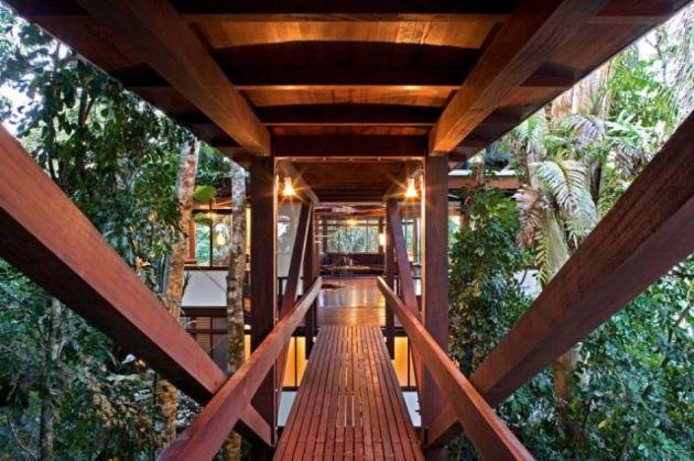 Cand pasiunile se transforma in arta. 15 case SF, care exista in realitate GALERIE FOTO