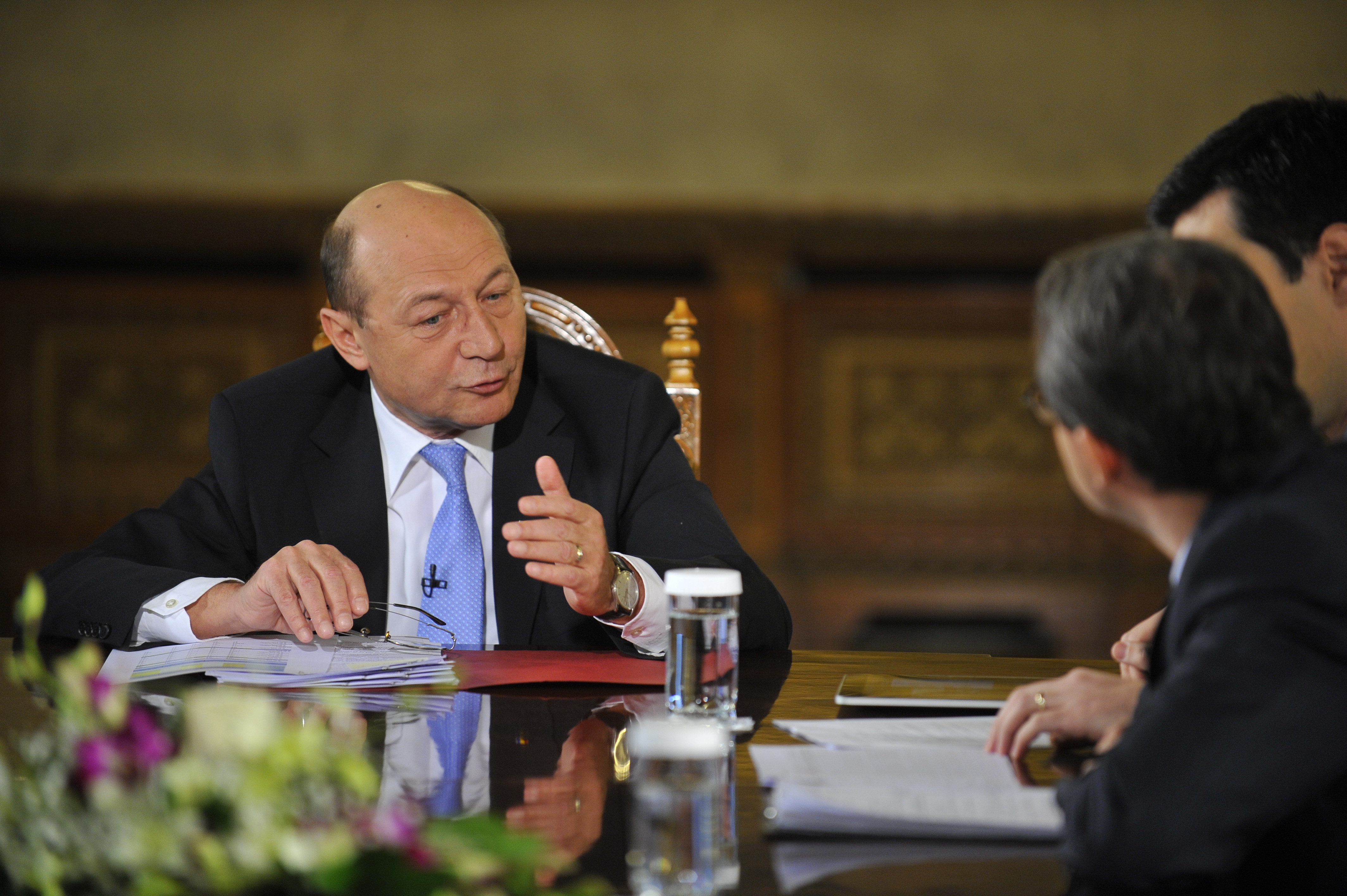 Basescu a avertizat PDL ca va merge in opozitie daca la parlamentare nu ia 50% plus 1 din scorul USL