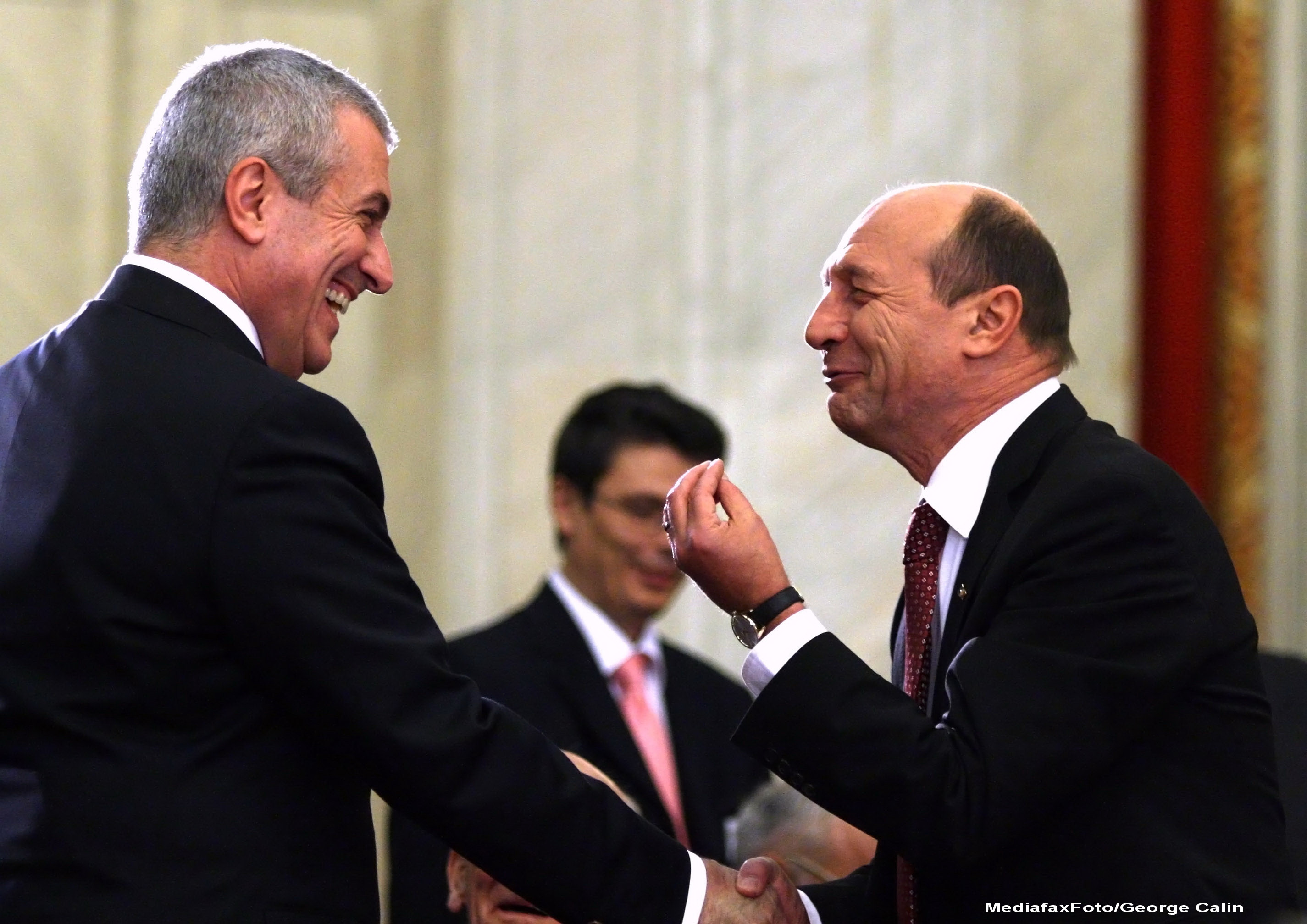 Alegeri 2012. Tariceanu: Orice discutie privind o eventuala alianta intre PNL si PDL e clar inutila