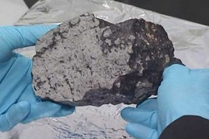 O "avere" i-a picat din cer pe magazie. Norvegianul care s-a trezit cu o bucata din Marte in curte