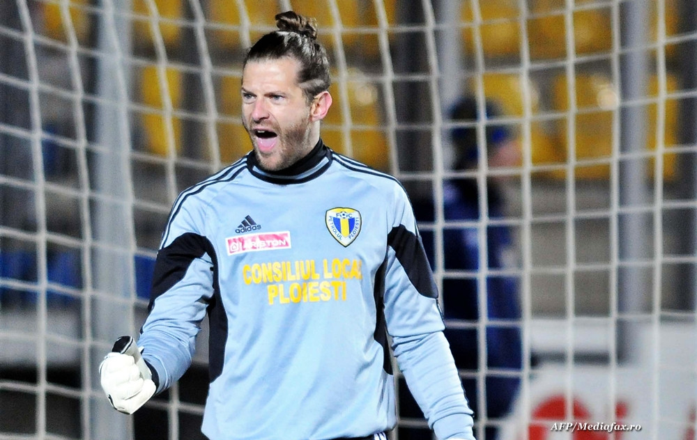 Portarul Petrolului Ploiesti, banuit ca ar juca si in mafia pariurilor. Ia goluri si castiga bani