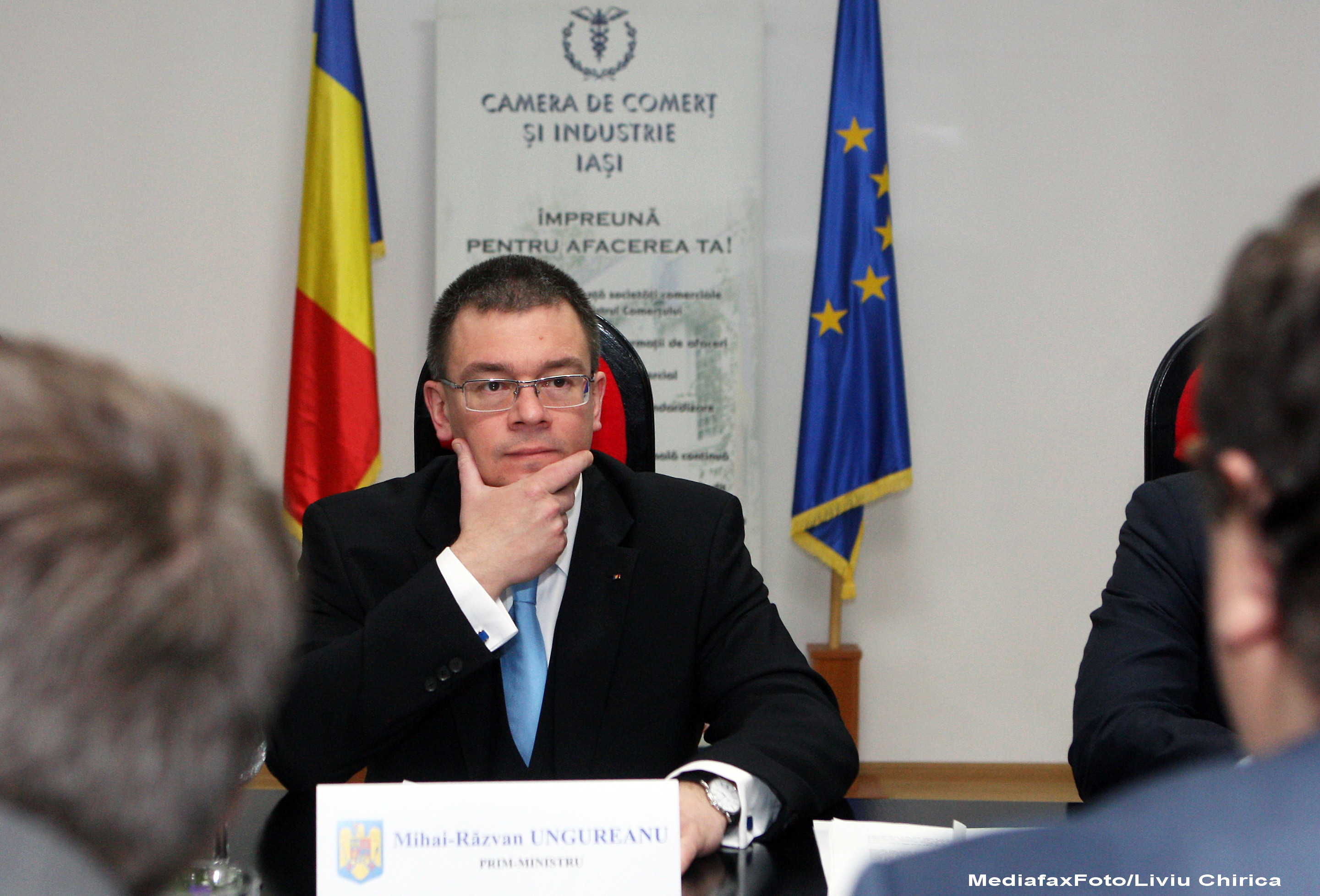 Alegeri prezidentiale 2014. Ungureanu, pe locul 2 in sondajele dreptei, dupa Iohannis: "Nu renunt la candidatura"