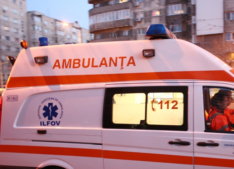 Grav accident de circulatie in Caras-Severin. O persoana a ajuns la spital, dupa o cascadorie