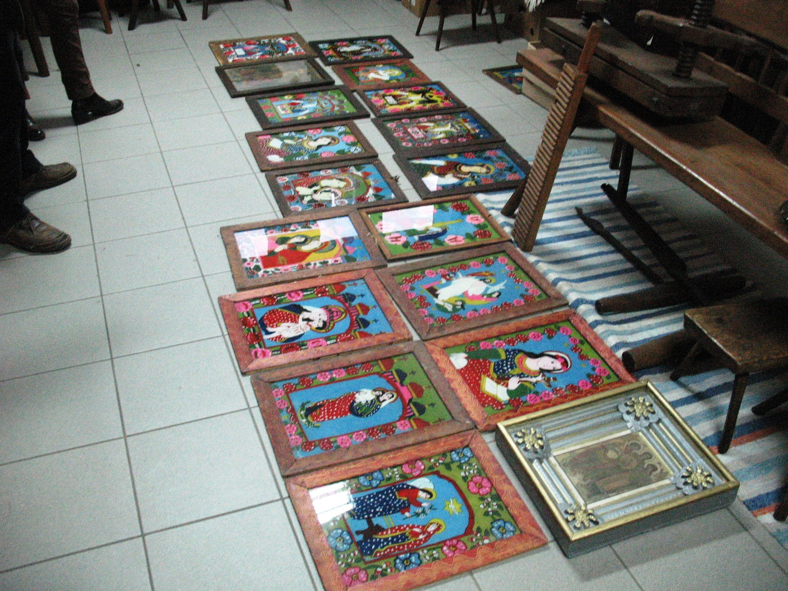 Primele arestari in cazul furturilor de icoane. Doi barbati din Sibiu trimisi dupa gratii