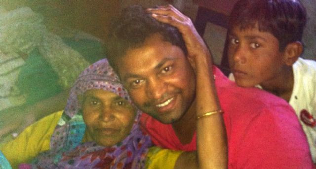 Cersetorul care a ajuns om de afaceri. Si-a gasit parintii pe Google Earth dupa 25 de ani