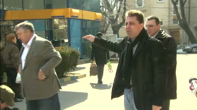 Cladire detinuta de Marius Locic si Valeriu Stoica, declarata ilegala. Are cu doua etaje prea mult