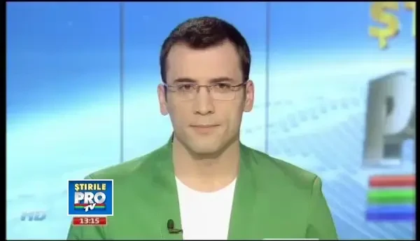 Perchezitii in locuintele unor suspecti de trafic cu icoane pe lemn si sticla