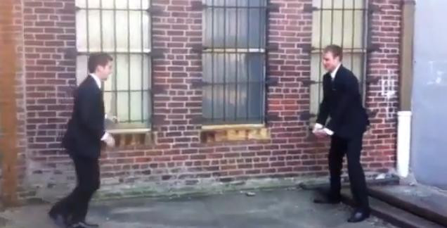 Probabil cea mai proasta idee pe care a avut-o cineva la o nunta. Tot internetul rade de ei. VIDEO