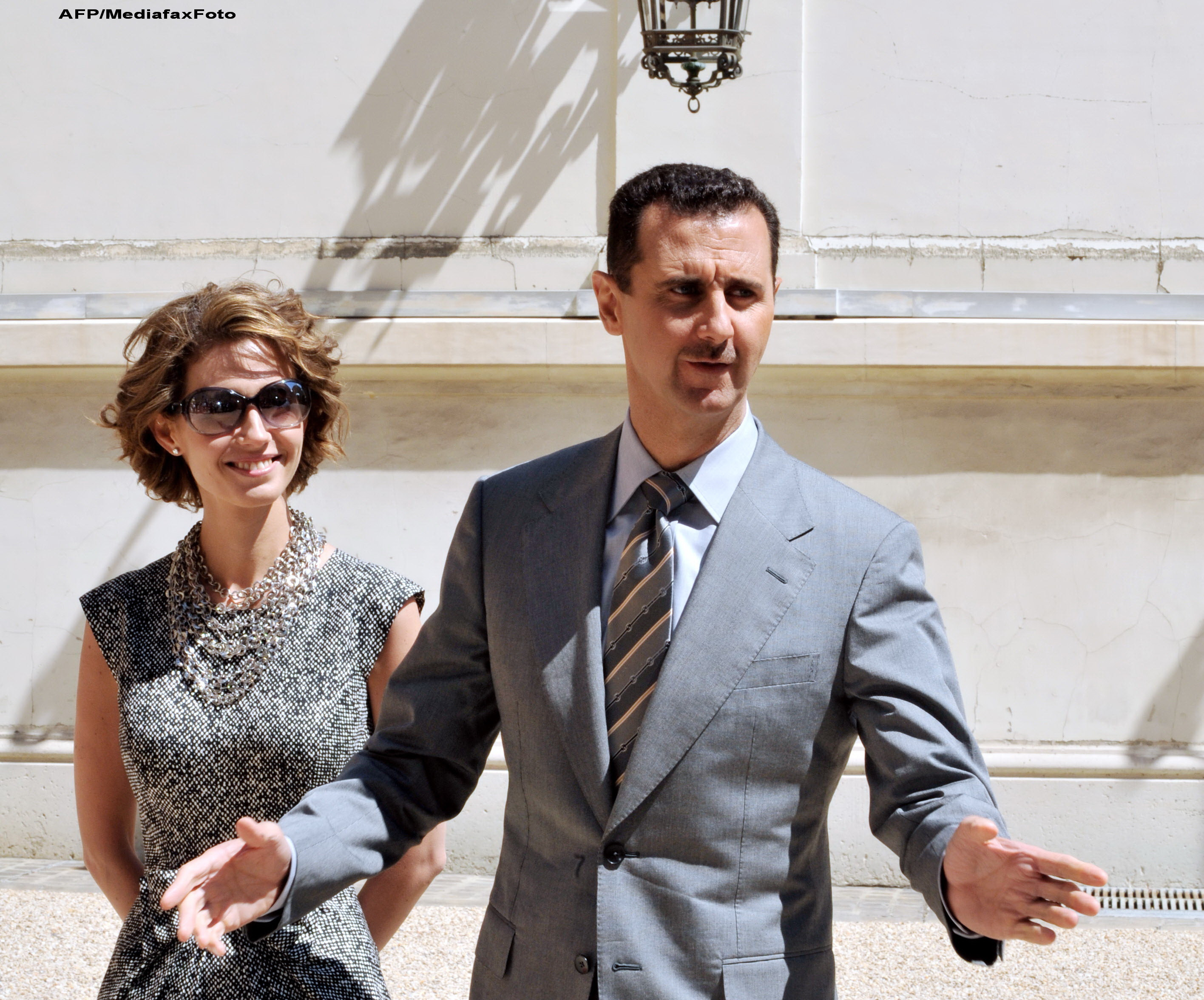 The Guardian publica mii de e-mail-uri personale ale dictatorului Siriei. Secretele lui Assad